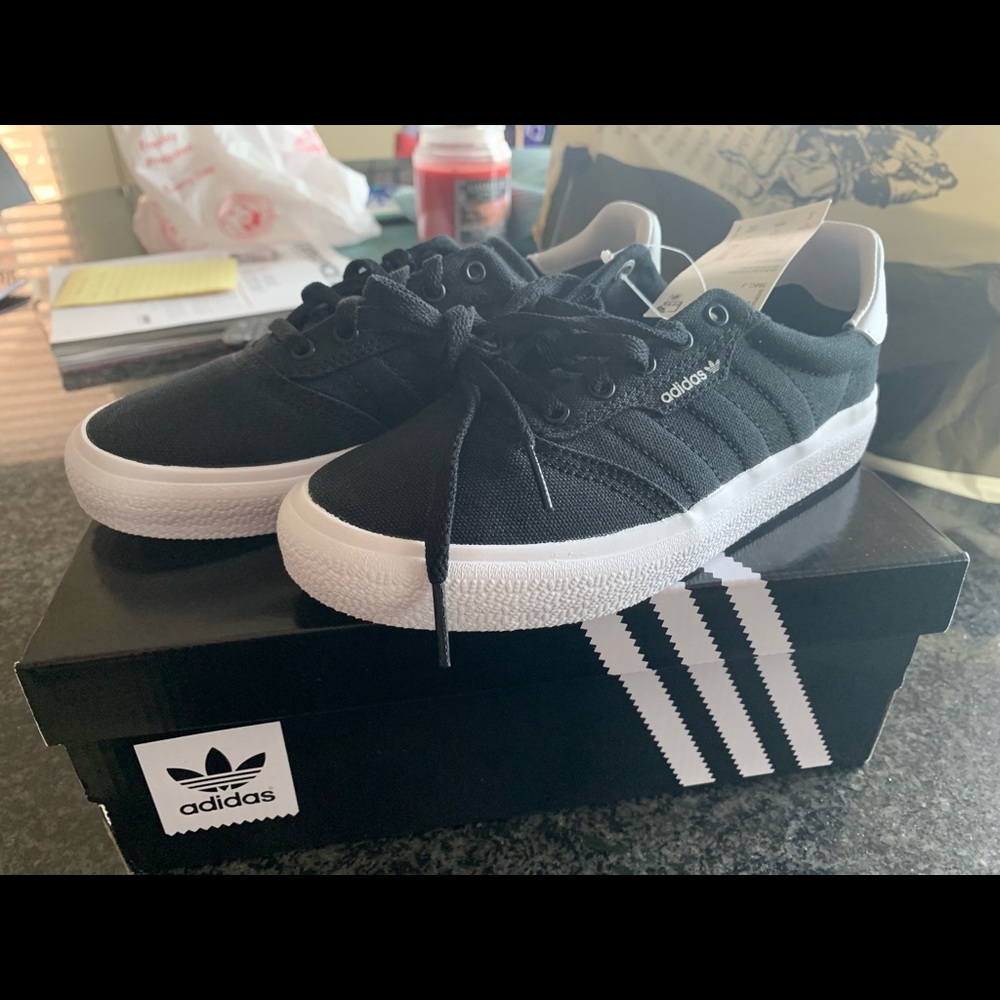 Adidas shoes kids size 2 in black